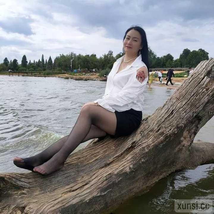 爱穿丝袜的女人(1)